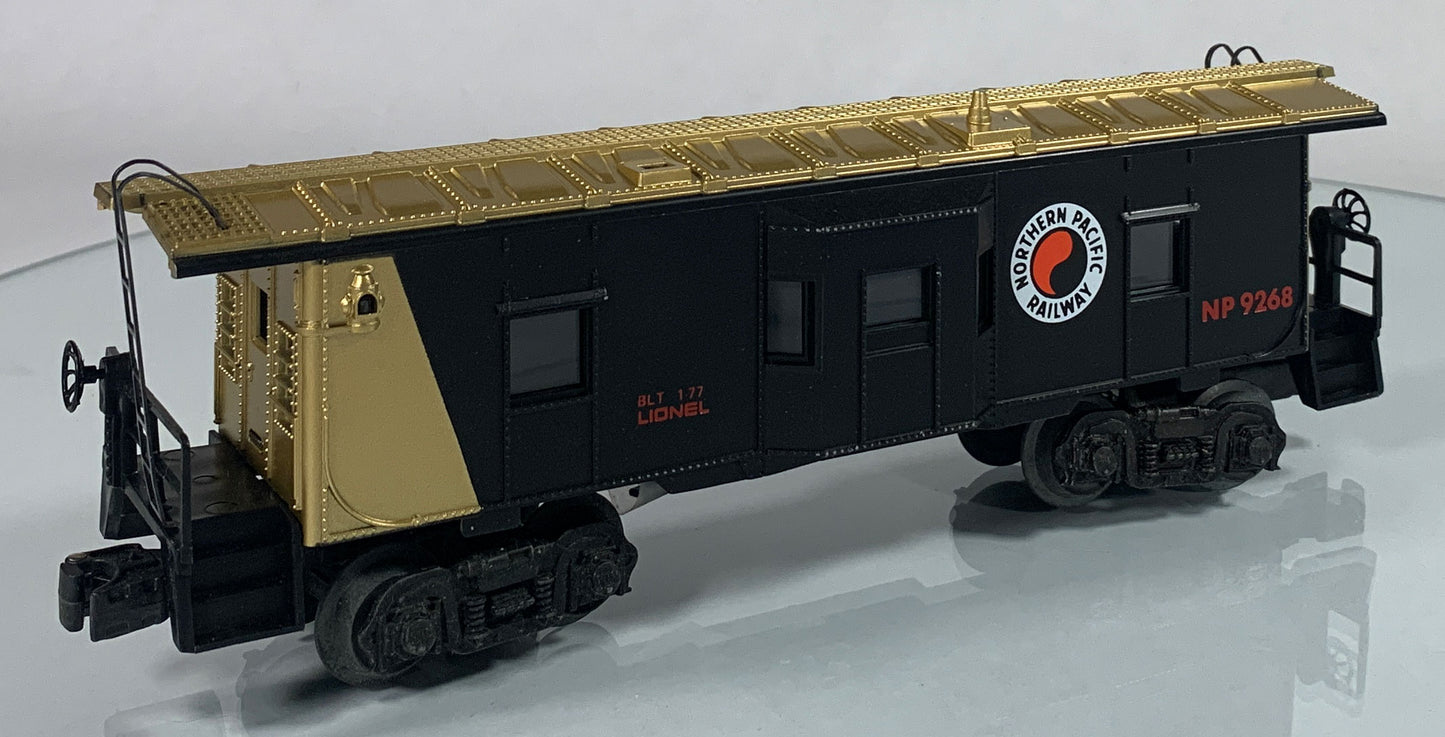 LIONEL • O GAUGE • 1977 Northern Pacific Bay Window Caboose 6-9268 • NEW OLD STOCK