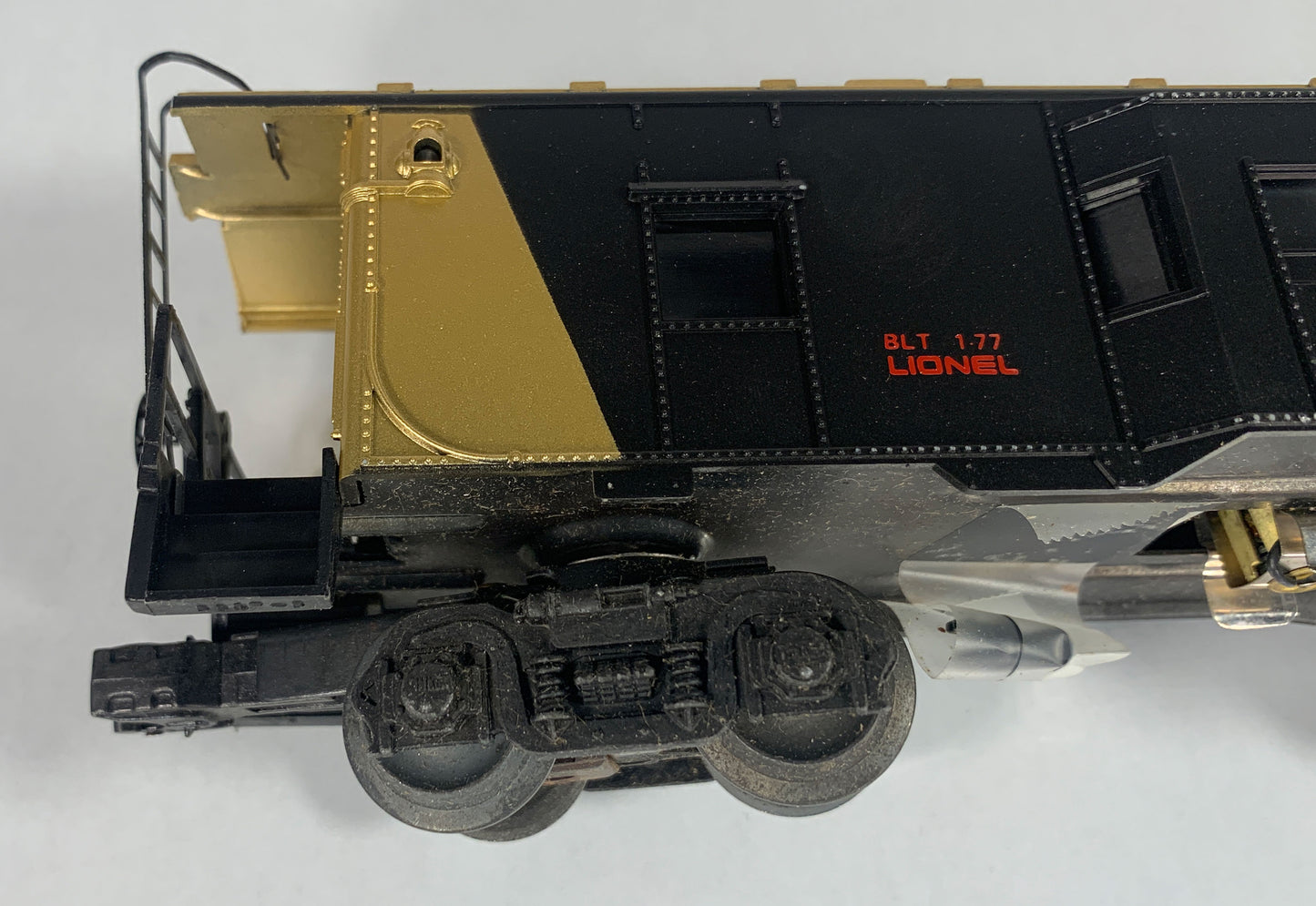 LIONEL • O GAUGE • 1977 Northern Pacific Bay Window Caboose 6-9268 • NEW OLD STOCK