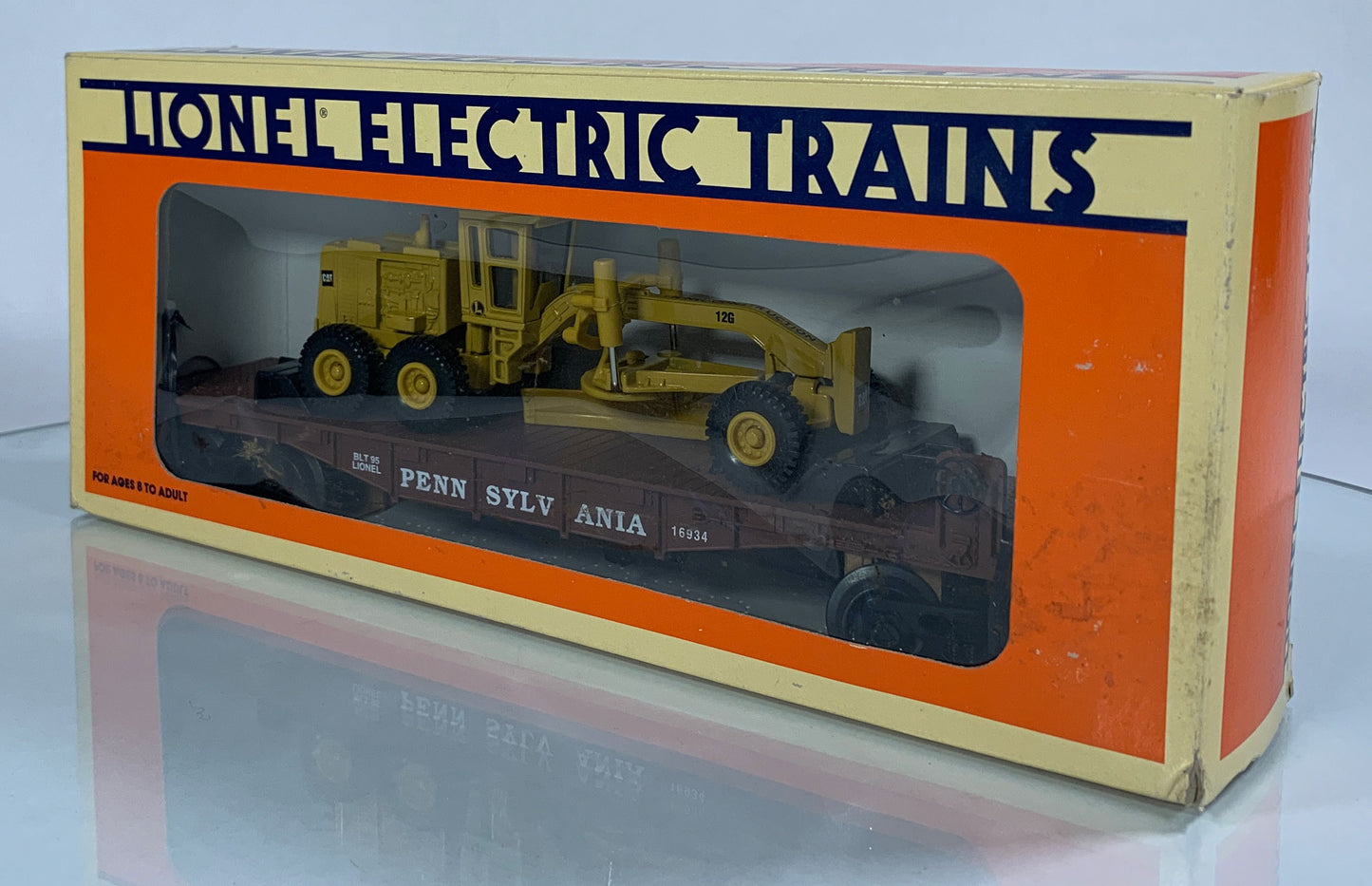 LIONEL • O GAUGE • 1995 Pennsylvania Flatcar w Ertl Grader 6-16934 • NEW OLD STOCK