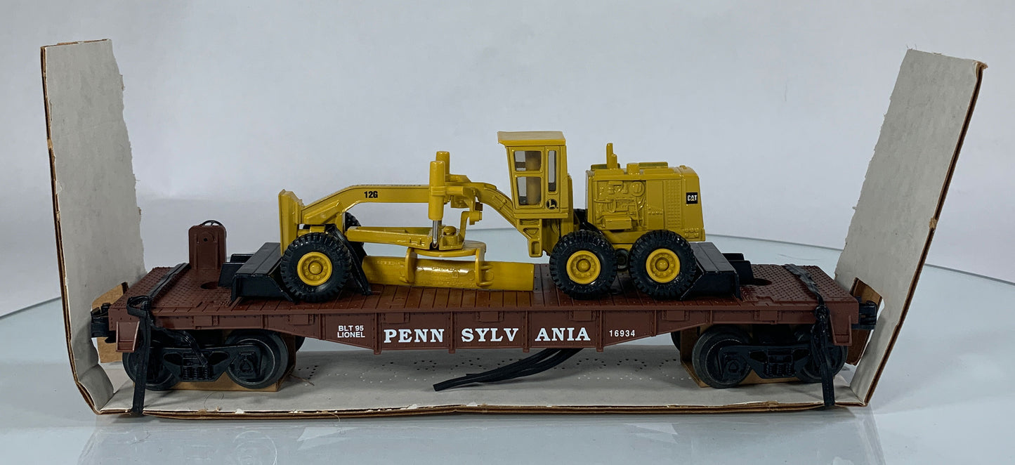 LIONEL • O GAUGE • 1995 Pennsylvania Flatcar w Ertl Grader 6-16934 • NEW OLD STOCK