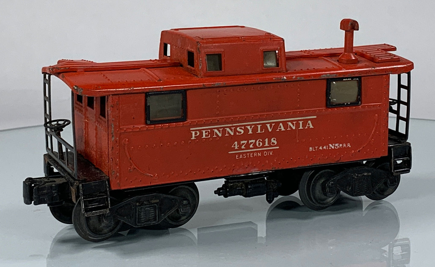 LIONEL • O GAUGE • 1945-1947 Postwar 2457 Illuminated Pennsylvania Caboose • Original Box • GOOD COND