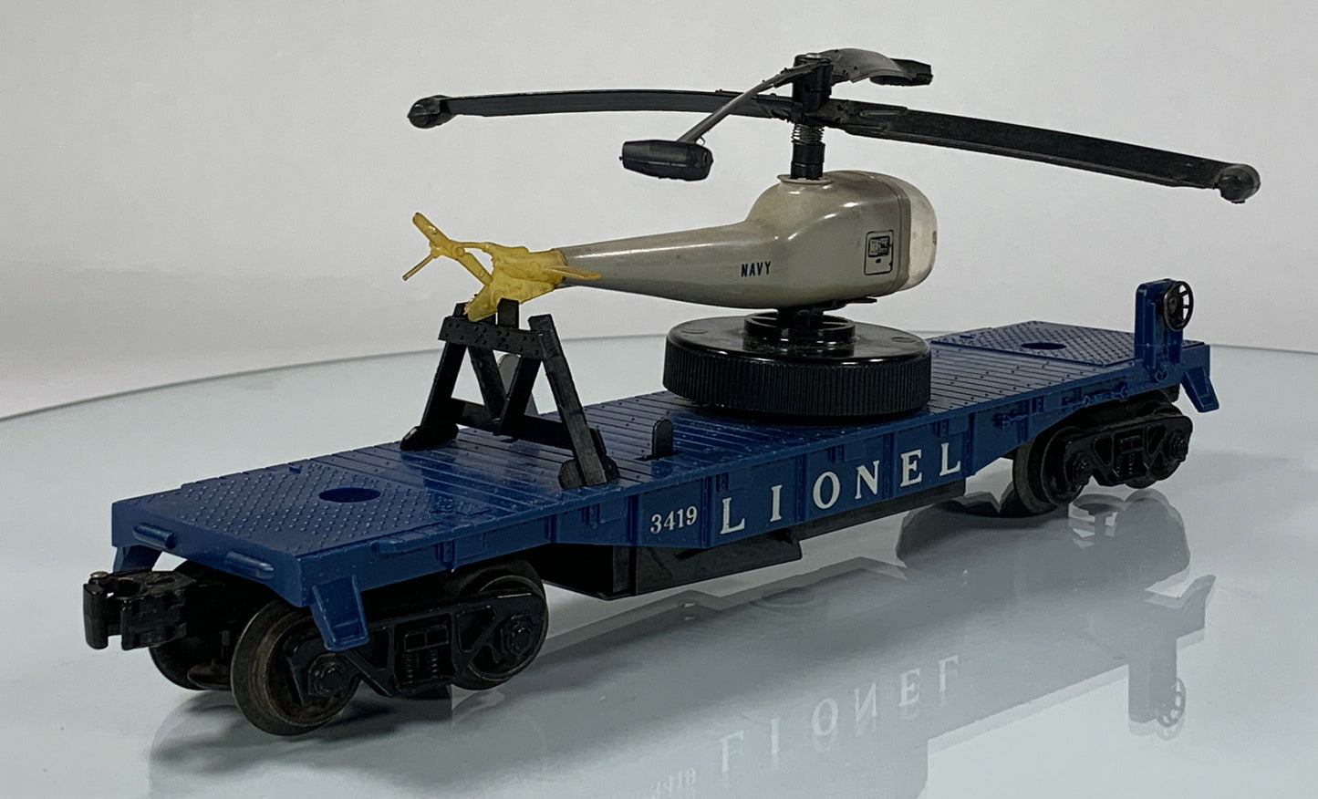 LIONEL • O GAUGE • 1960 Postwar 3419 Helicopter Launching Car • Loose • VERY GOOD COND