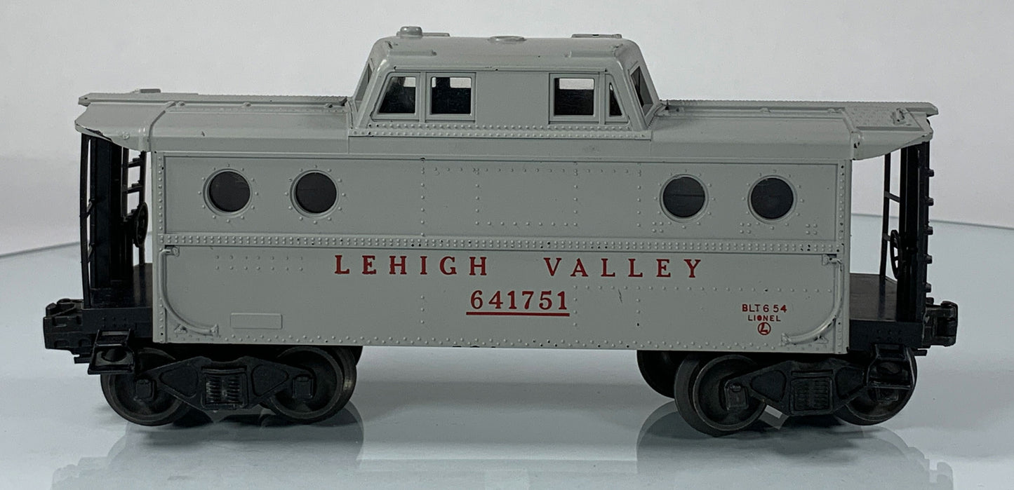 LIONEL • O GAUGE • 1954 Postwar 6417-50 Illuminated Lehigh Valley Caboose • Original Box • EXCELLENT COND
