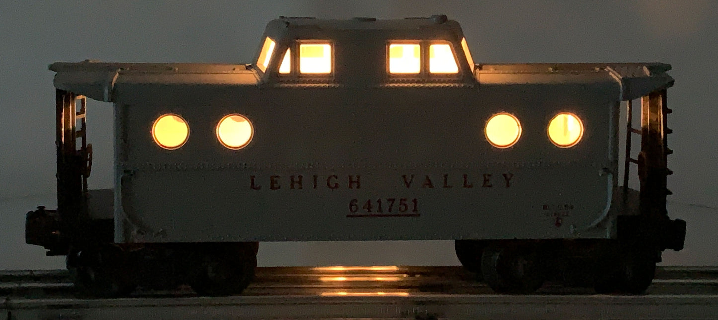 LIONEL • O GAUGE • 1954 Postwar 6417-50 Illuminated Lehigh Valley Caboose • Original Box • EXCELLENT COND