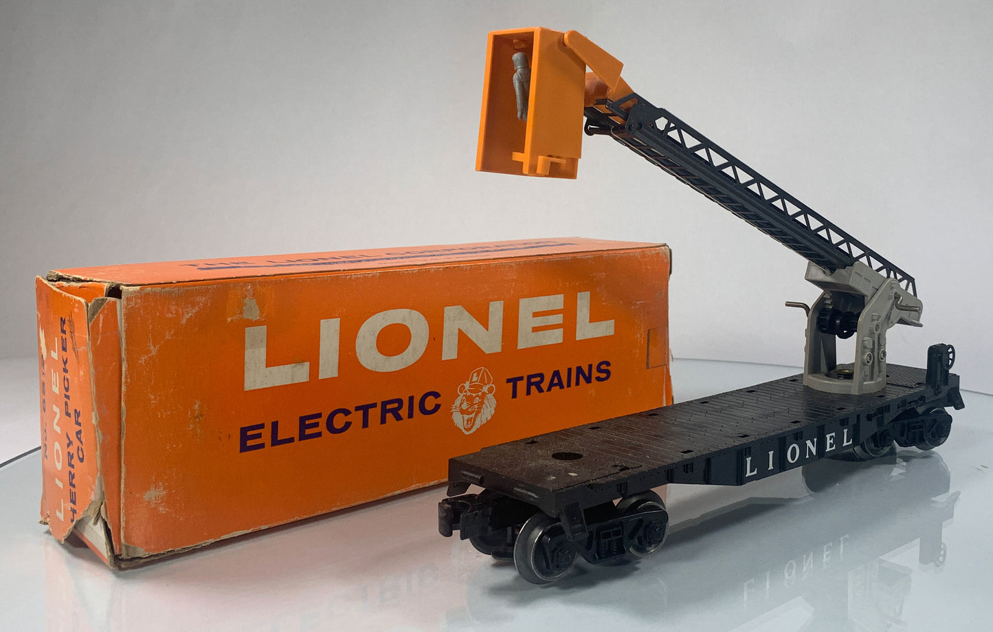 LIONEL • O GAUGE • 1962-1963 Postwar 6512 Cherry Picker Car • Original Box • EX COND