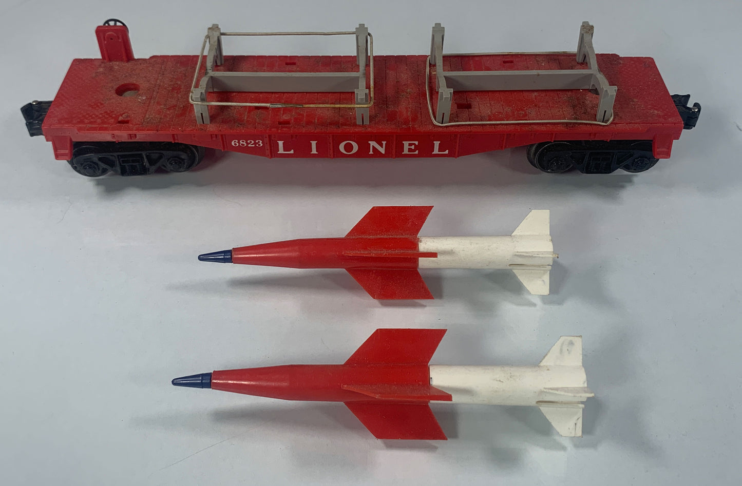 LIONEL • O GAUGE • 1959-1960 Postwar 6823 Flat Car Missile • Original Box • VERY GOOD COND