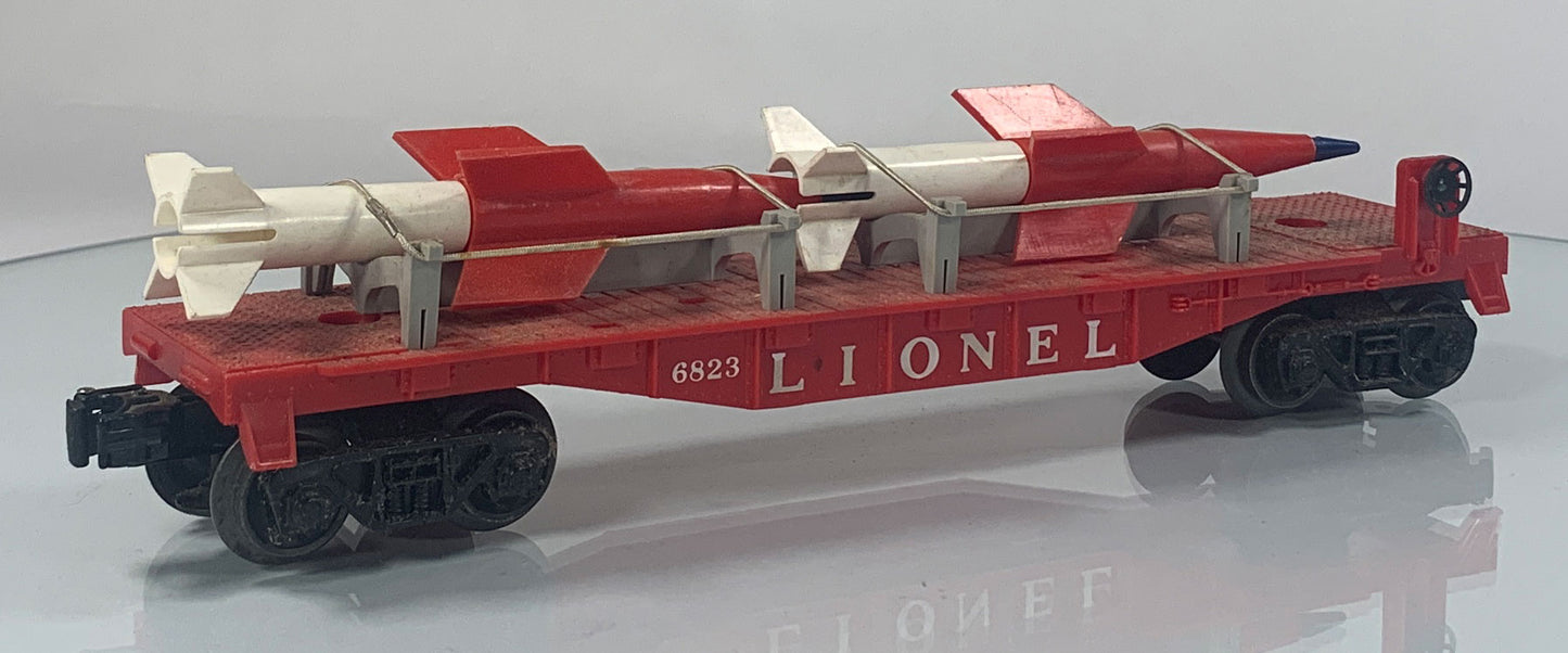 LIONEL • O GAUGE • 1959-1960 Postwar 6823 Flat Car Missile • Original Box • VERY GOOD COND