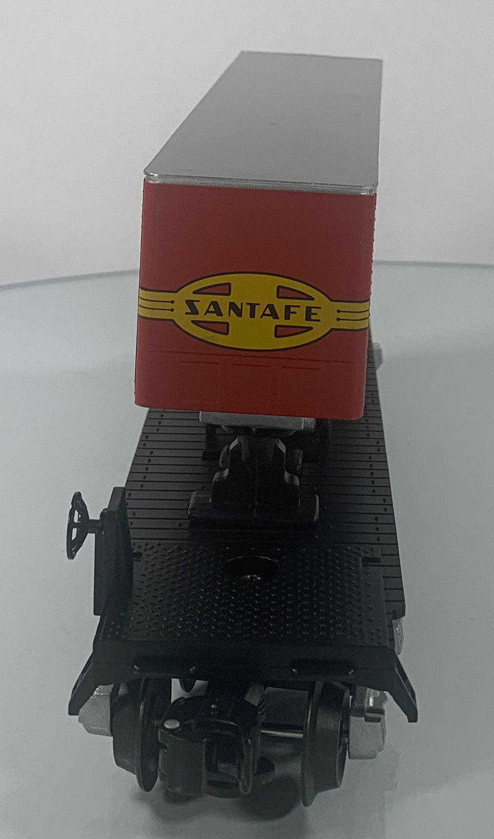 LIONEL • O GAUGE • LOTS 2008 Santa Fe Warbonnet Flatcar with Tractor & Trailer Cab 6-52523 • NEW OLD STOCK