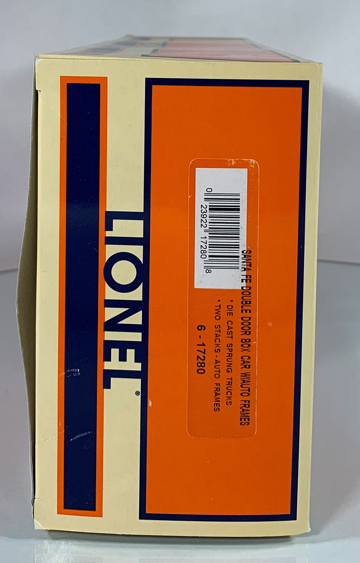 LIONEL • O GAUGE • 2002 Santa Fe Double Door Box Car w/Auto Frames 6-17280 • NEW OLD STOCK