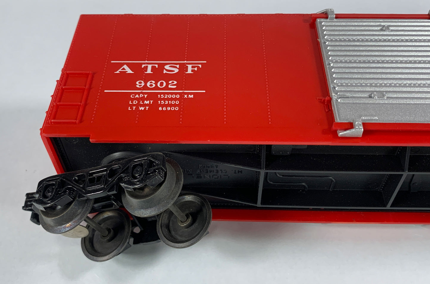 LIONEL • O GAUGE • 1976 Santa Fe Hi-Cube Boxcar 6-9602 • EX COND • LNOS