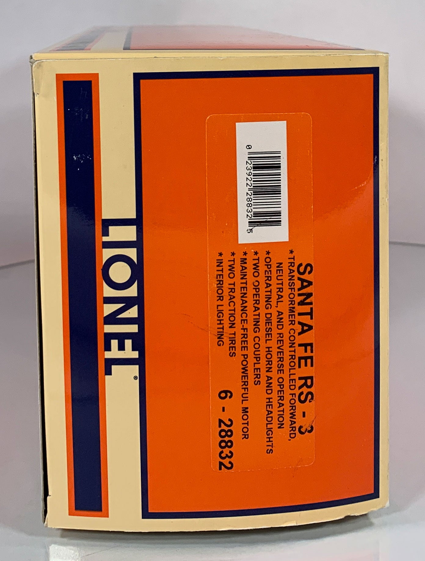 LIONEL • O GAUGE • 2002 Santa Fe RS-3 Engine 6-28832 • NEW OLD STOCK