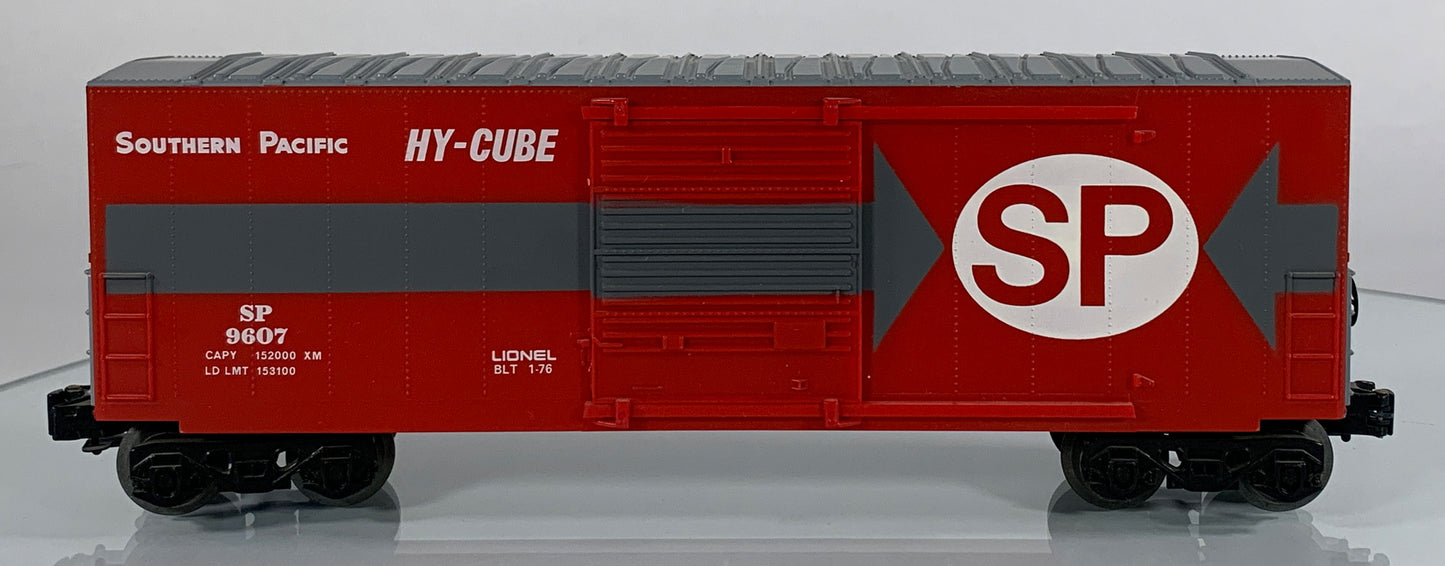 LIONEL • O GAUGE • 1976 Southern Pacific Hi-Cube Boxcar 6-9607 • EX COND • LNOS
