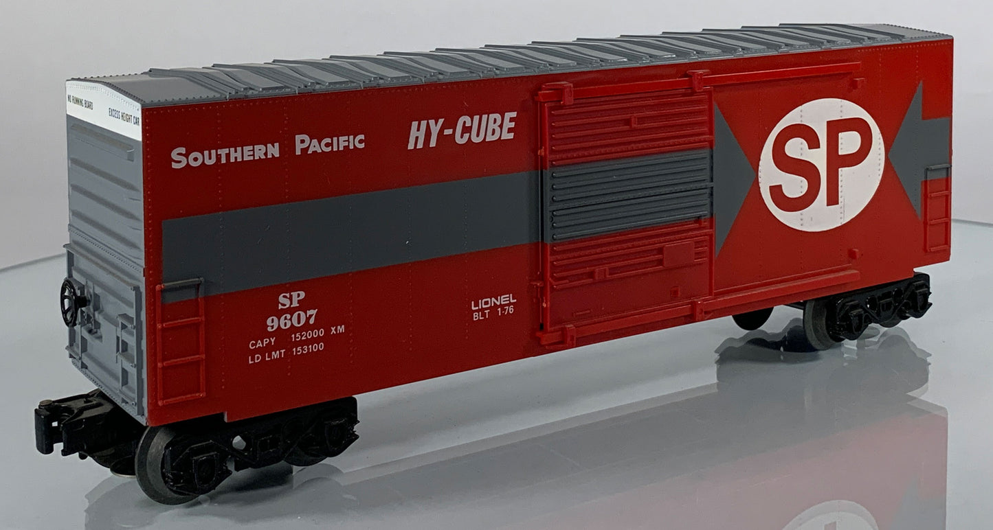 LIONEL • O GAUGE • 1976 Southern Pacific Hi-Cube Boxcar 6-9607 • EX COND • LNOS