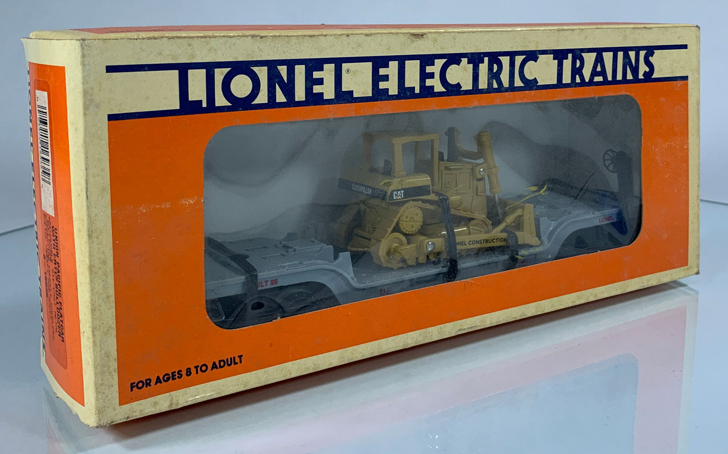 LIONEL • O GAUGE • 1995 Union Pacific Flatcar w Ertl Bulldozer 6-16935 • NEW OLD STOCK