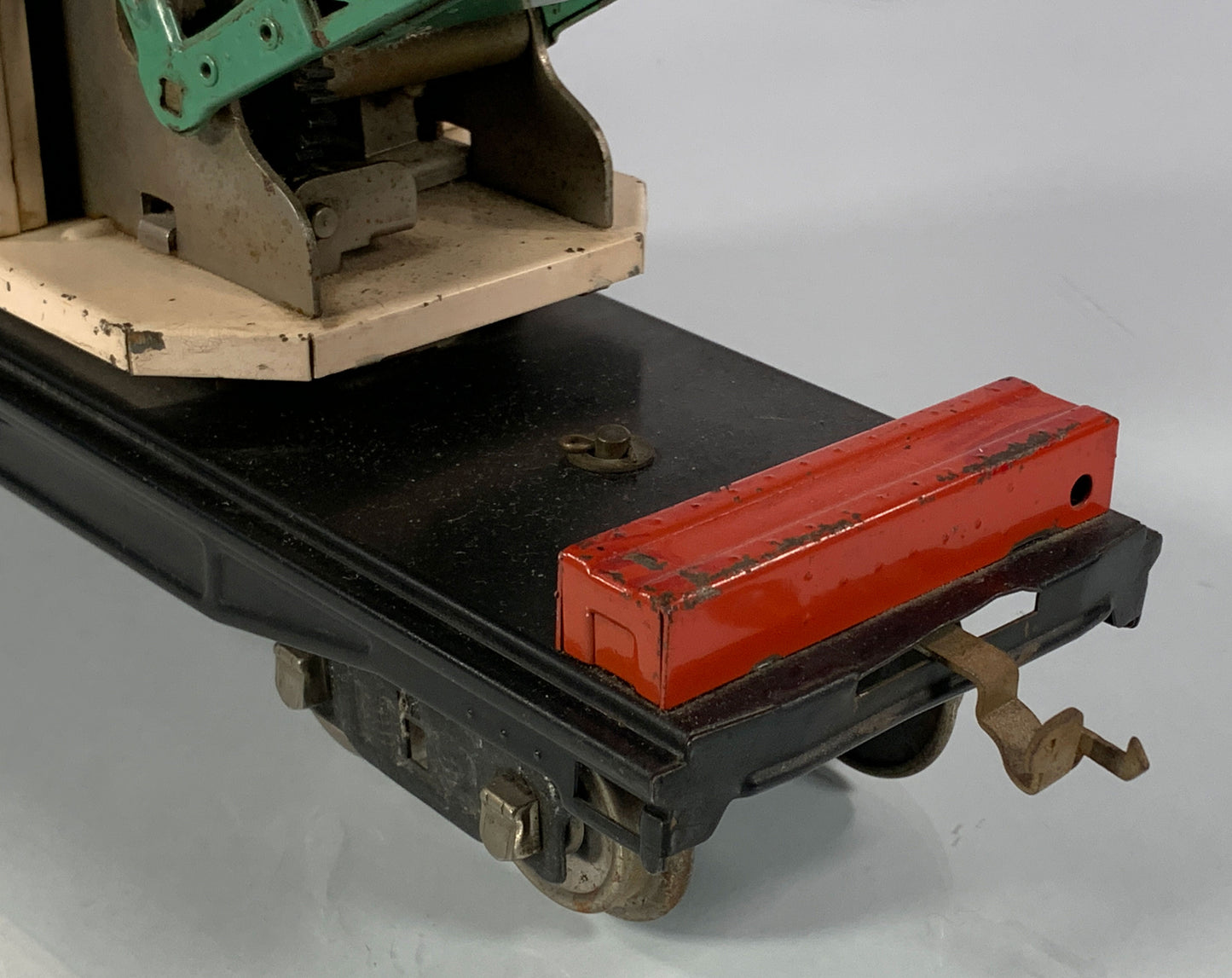 LIONEL • STANDARD GAUGE • 1926-1940 219 Crane RARE Ivory Red Roof Green Boom • VERY GOOD COND