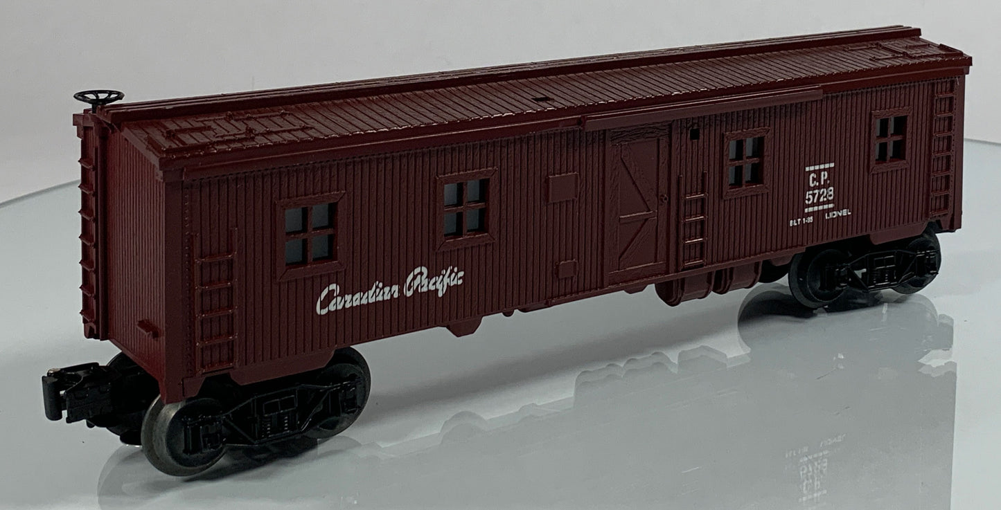 LIONEL • O GAUGE • 1985 Canadian Pacific Illuminated Bunk Car 6-5728 • NEW OLD STOCK