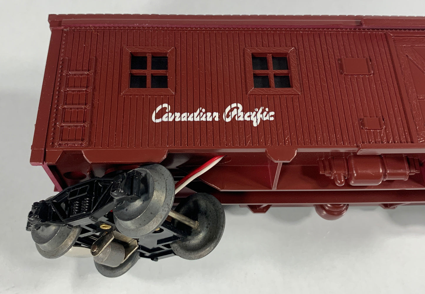 LIONEL • O GAUGE • 1985 Canadian Pacific Illuminated Bunk Car 6-5728 • NEW OLD STOCK
