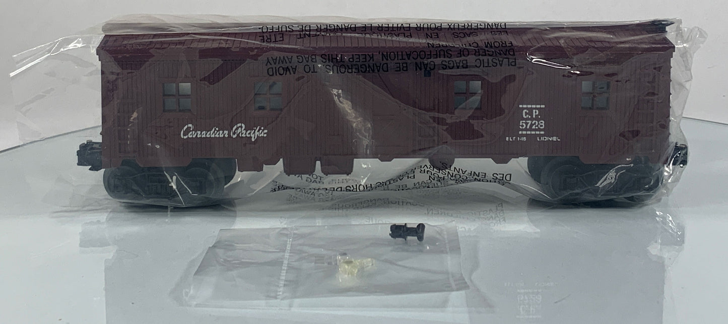 LIONEL • O GAUGE • 1985 Canadian Pacific Illuminated Bunk Car 6-5728 • NEW OLD STOCK