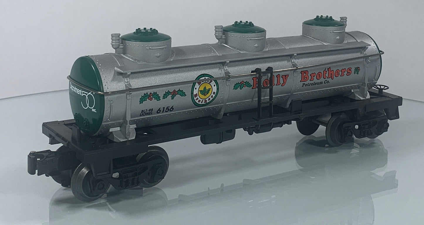 LIONEL • O GAUGE • 1998 Department 56 Holly Brothers Petroleum 3 Dome Tank Car 6-52157 • NEW OLD STOCK