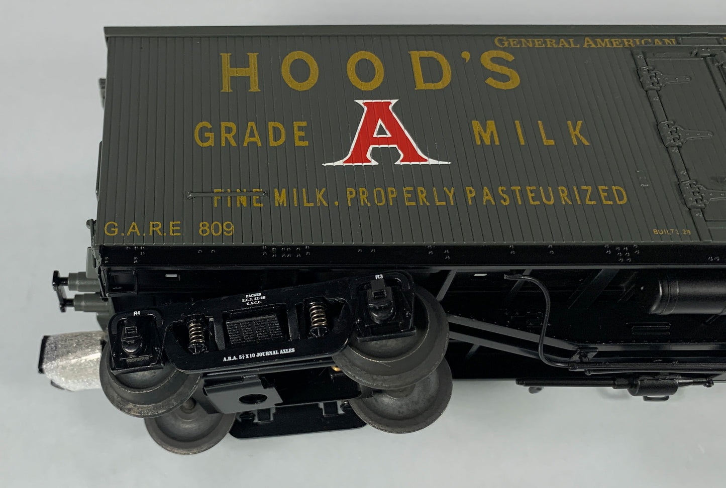 LIONEL • O GAUGE • 2002 Hoods Milk Car 6-17331 • NEW OLD STOCK