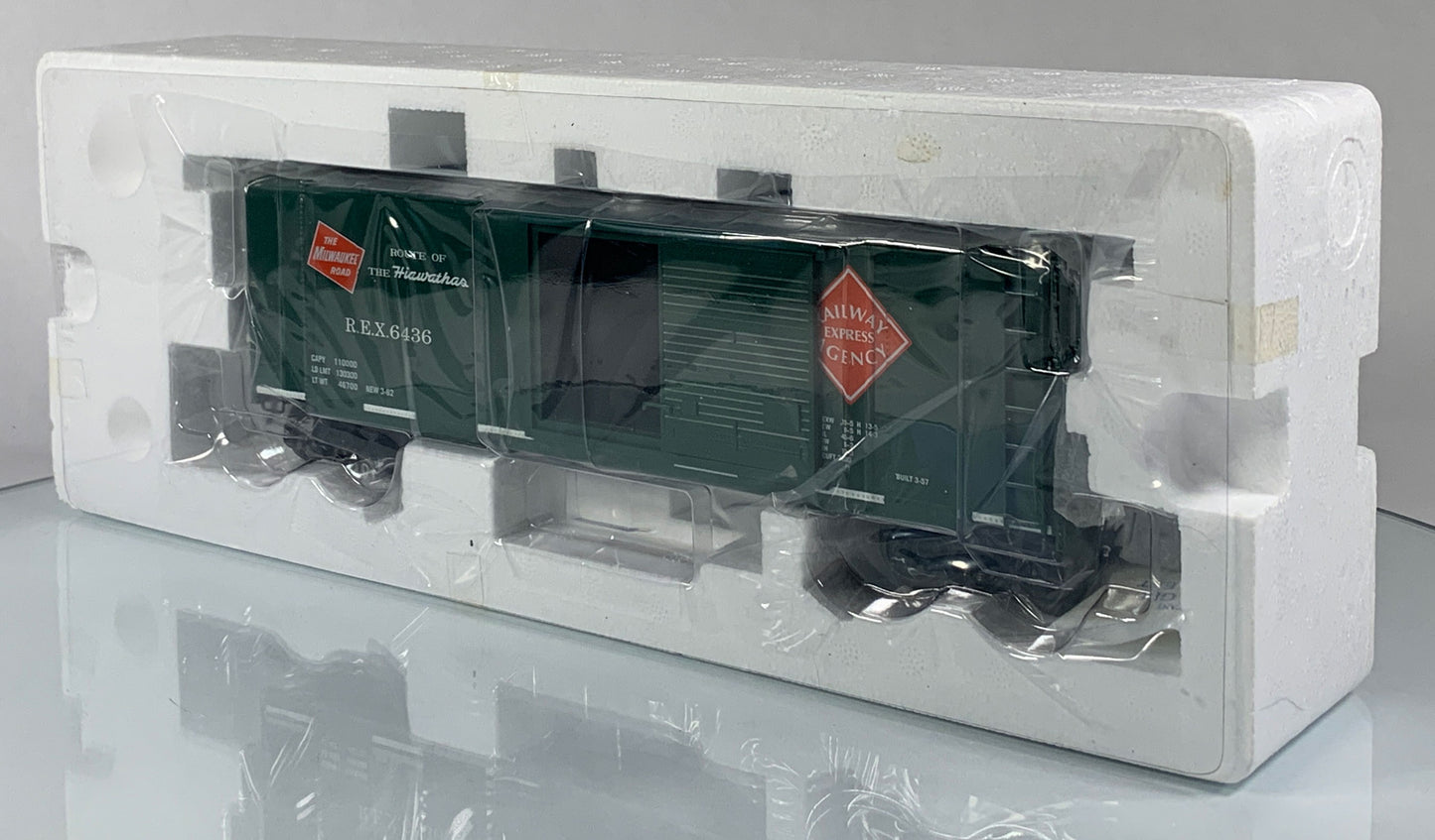 K-LINE • O GAUGE • 2009 Milwaukee Road Railway Express Boxcar 6-22515 • NEW OLD STOCK