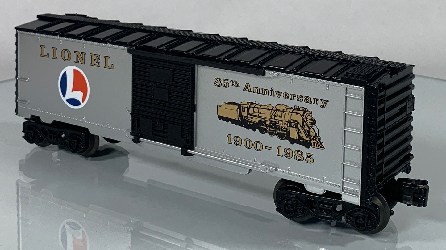 LIONEL • O GAUGE • 1985 Lionel 85th Anniversary Boxcar 6-9484 • NEW OLD STOCK