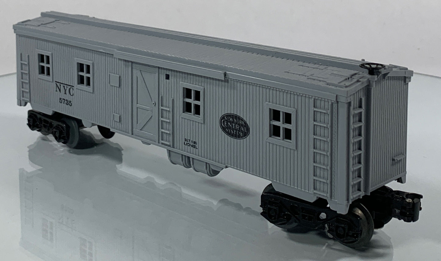 LIONEL • O GAUGE • 1985 New York Central Bunk Car 6-5735 • NEW OLD STOCK