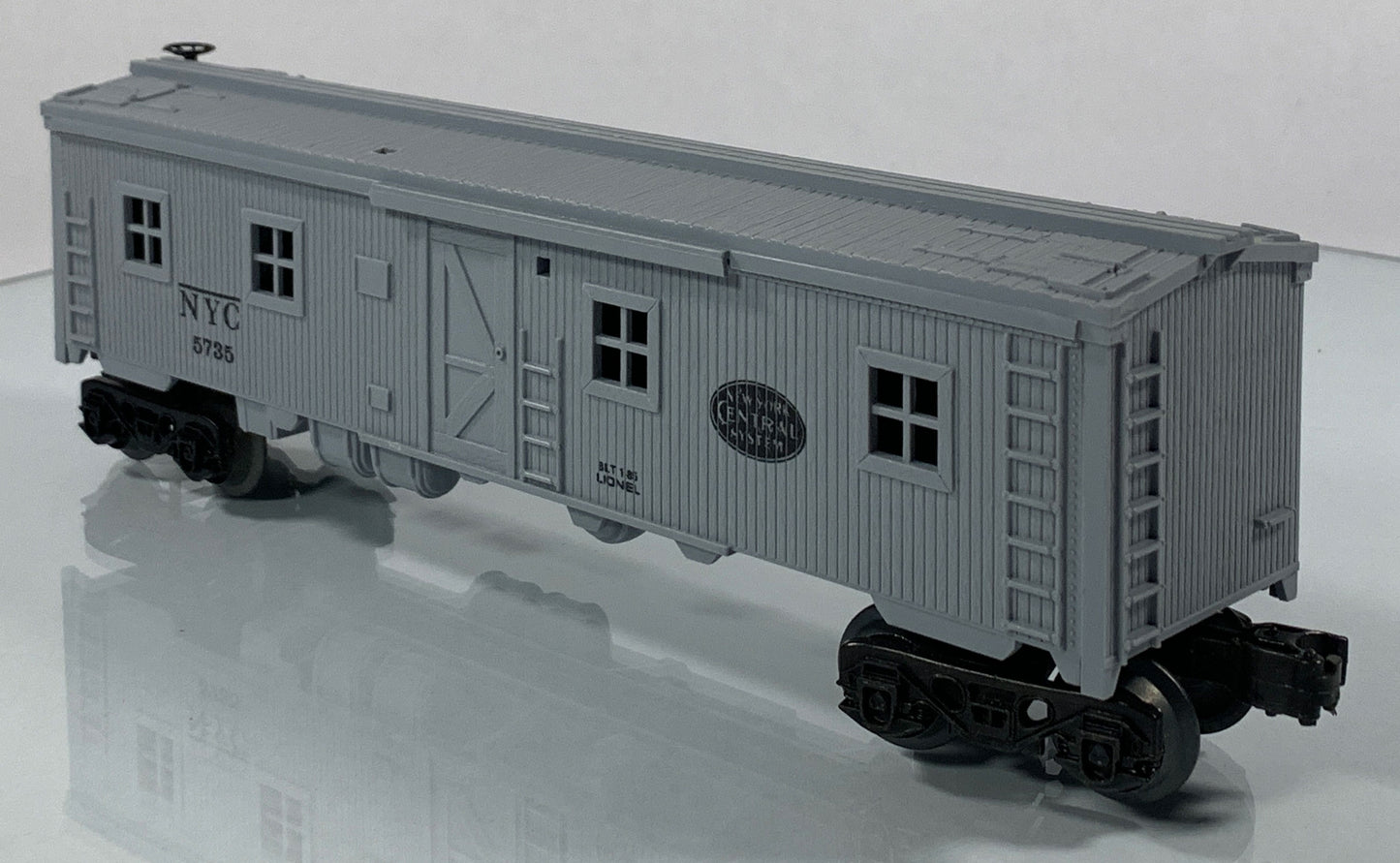 LIONEL • O GAUGE • 1985 New York Central Bunk Car 6-5735 • NEW OLD STOCK