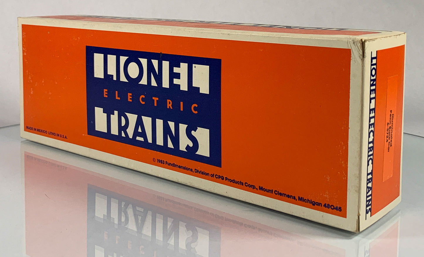 LIONEL • O GAUGE • 1984 Pennsylvania Illuminated Bunk Car 6-5724 • NEW OLD STOCK