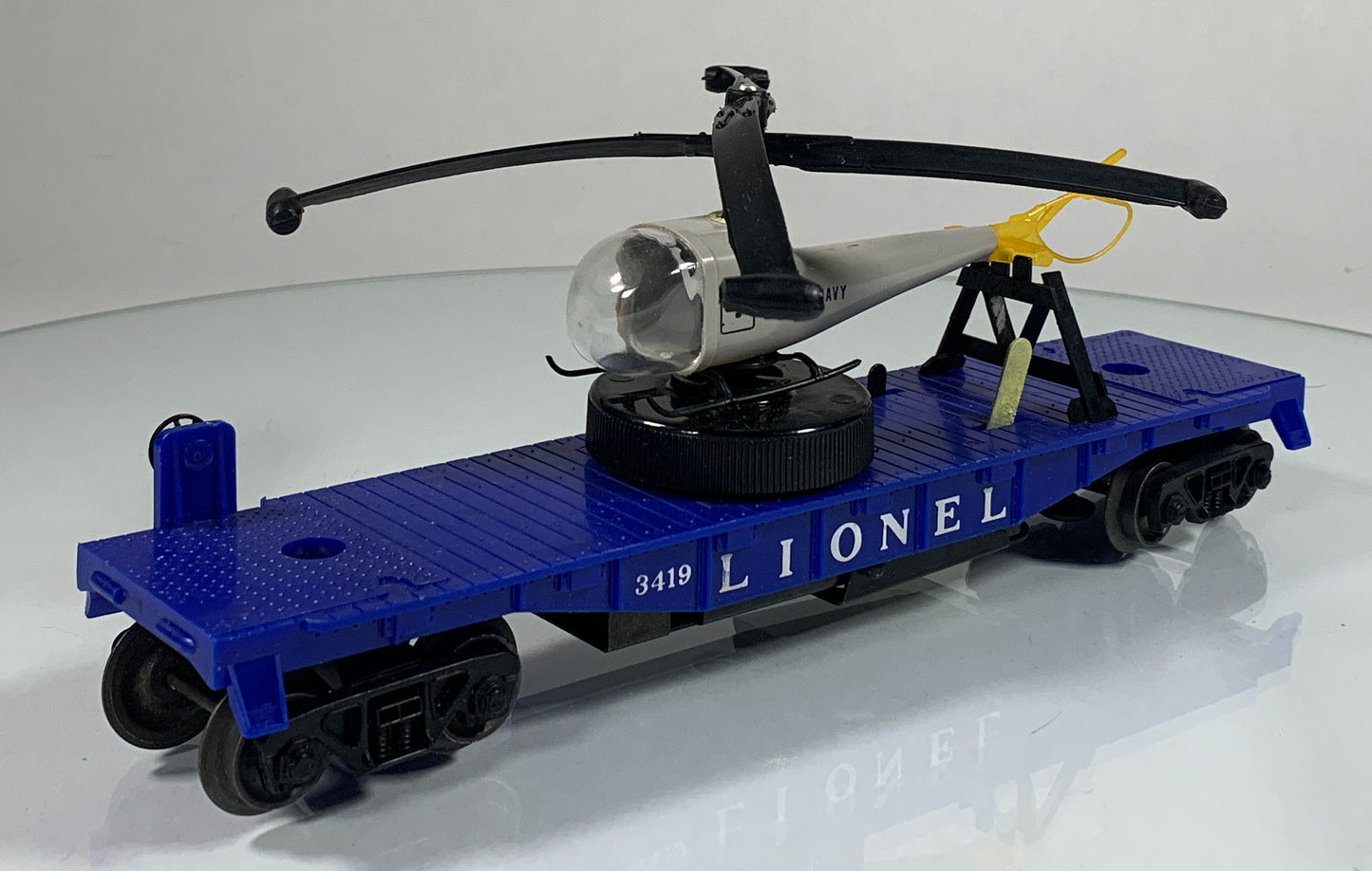 LIONEL • O GAUGE • 1959 Postwar 3419 Operating Helicopter Launching Flat Car • Original Box • EX COND