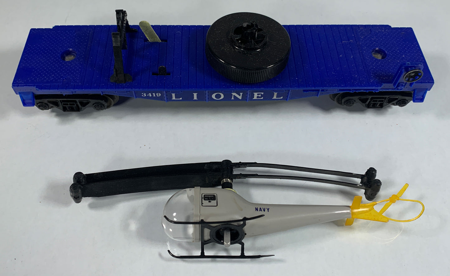 LIONEL • O GAUGE • 1959 Postwar 3419 Operating Helicopter Launching Flat Car • Original Box • EX COND