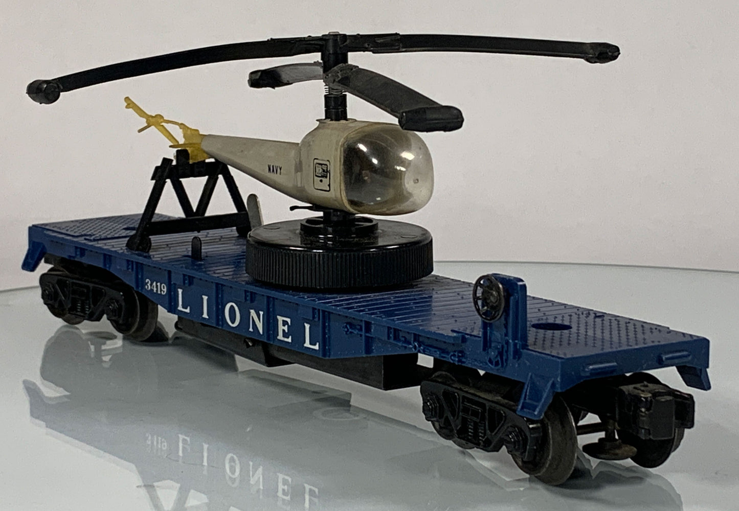LIONEL • O GAUGE • 1960 Postwar 3419 Helicopter Launching Car • Loose • VERY GOOD COND