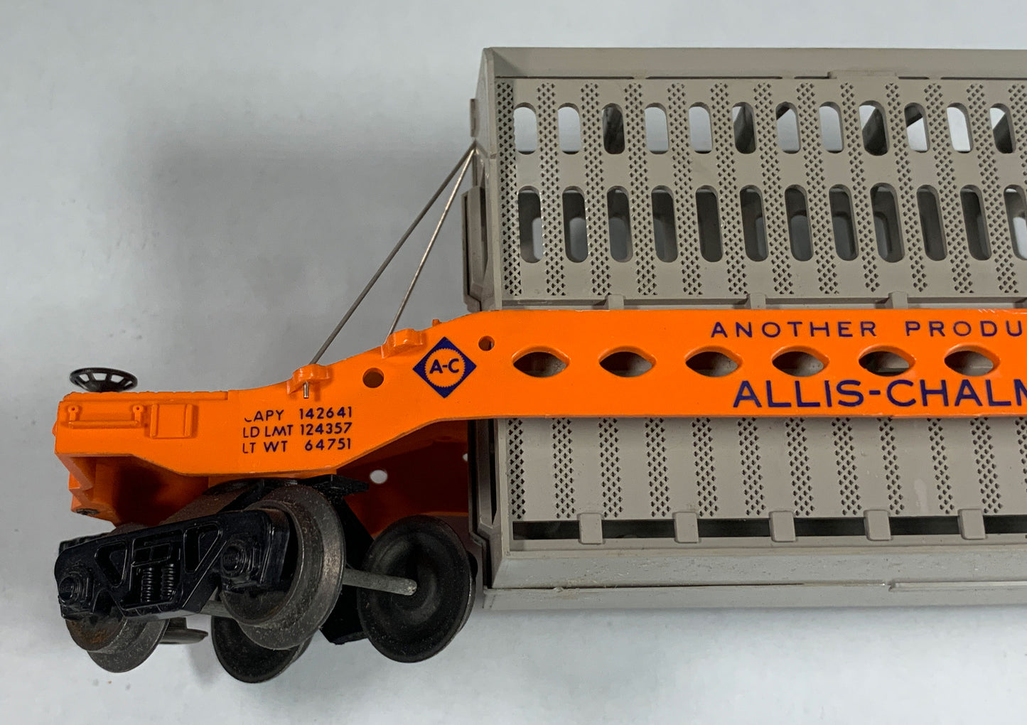 LIONEL • O GAUGE • 1958 Postwar 6519 Allis Chalmers Flat Car • Original Box • EXCELLENT COND