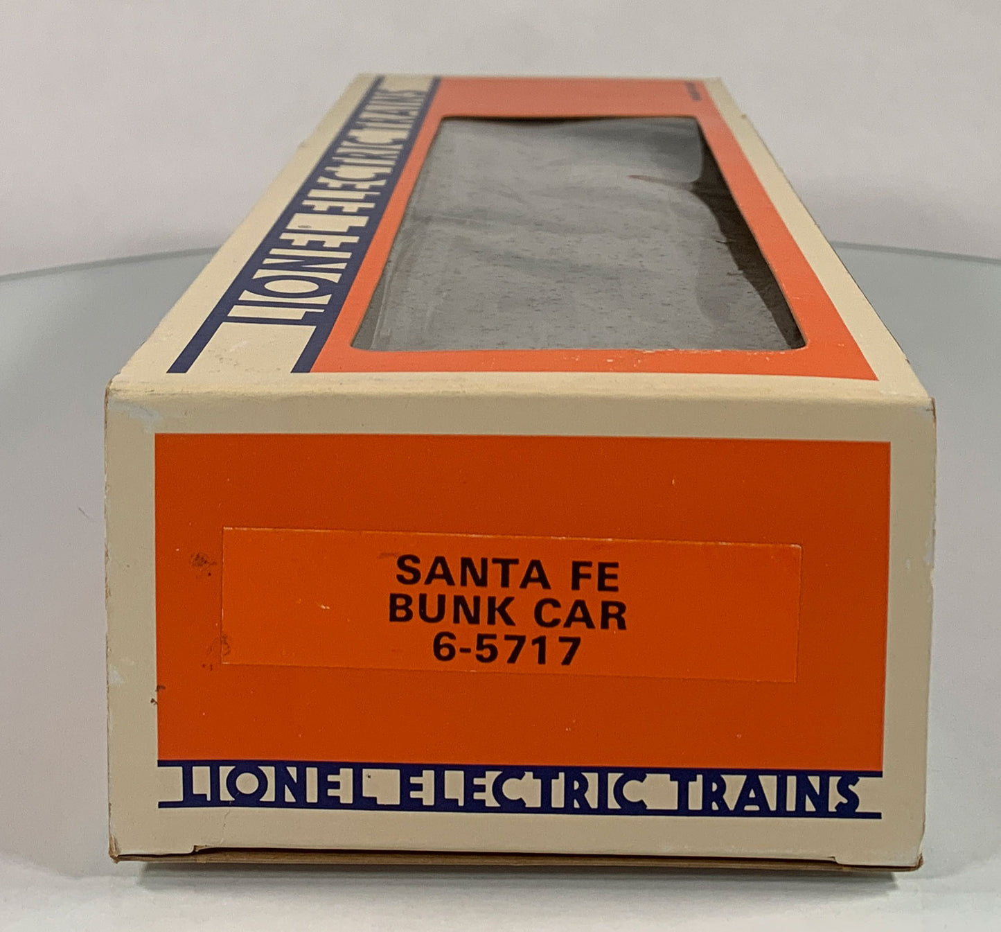 LIONEL • O GAUGE • 1983 Santa Fe Illuminated Bunk Car 6-5717 • NEW OLD STOCK