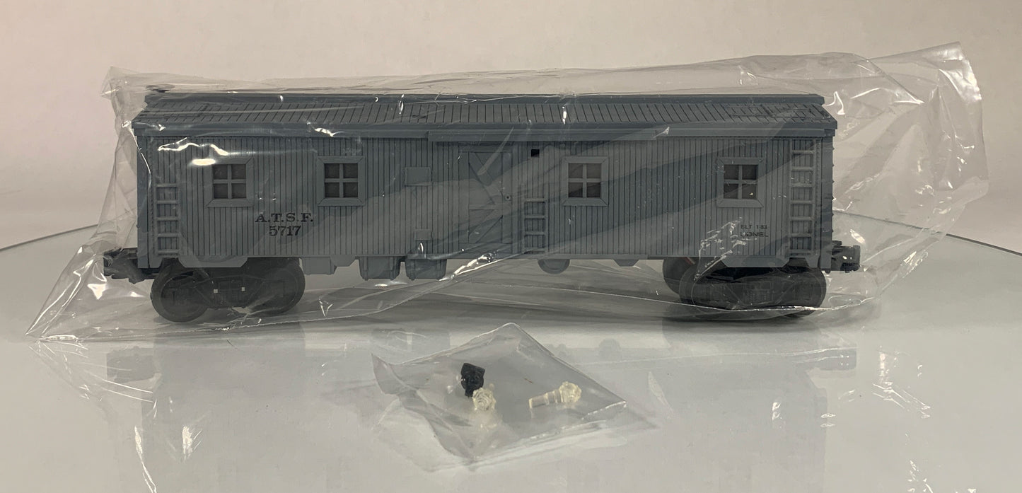 LIONEL • O GAUGE • 1983 Santa Fe Illuminated Bunk Car 6-5717 • NEW OLD STOCK